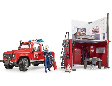 Feuerwehrstation mit Land Rover Defender