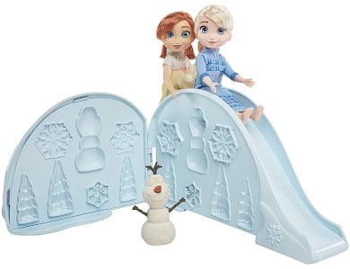 Spass im Schnee mit Elsa & Anna