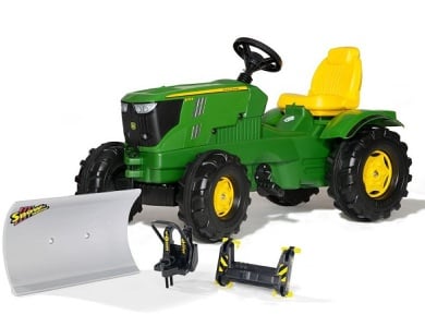 John Deere 6210 mit Schneeschild