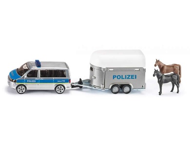 PKW mit Pferdeanhänger