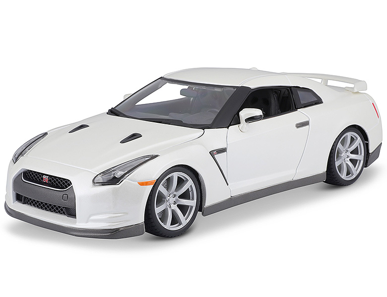 urago 1 18 Nissan Gt R Weiss Die Cast Modelle